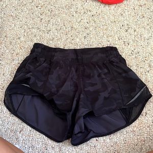 Hotty Hot Low Rise Lululemon Short 2.5’